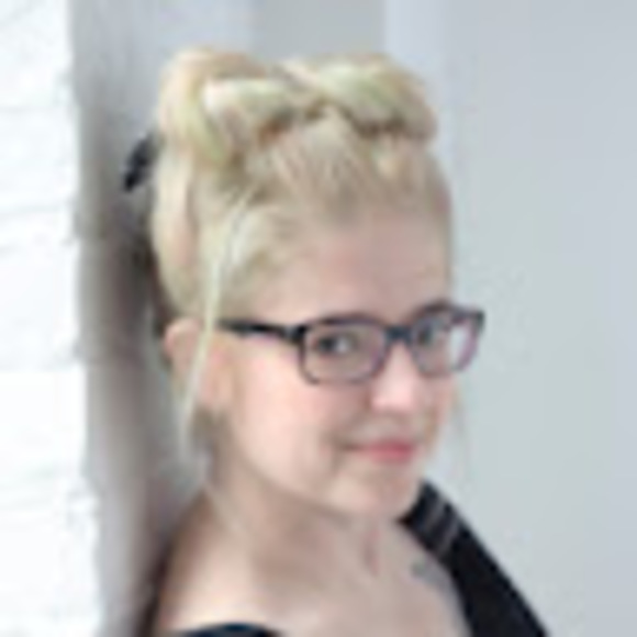 Meet your Posher, Valerie - Picture 1 of 1